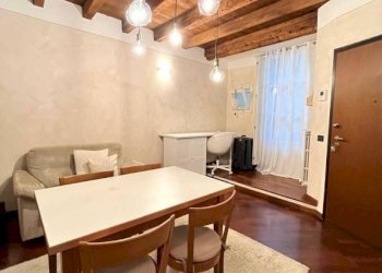 Salone - Two-room apartment via trieste, Brescia (neighborhood Centro Storico) - photo 7