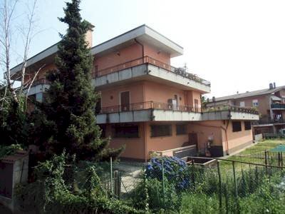 Facciata - Trilocale via Dobbiaco, Varese - foto 2