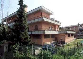 Facciata - Trilocale via Dobbiaco, Varese - foto 2