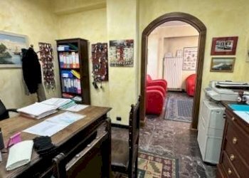 Studio - Independent house via Antonio Gramsci, 10, Torino (neighborhood Centro) - photo 4