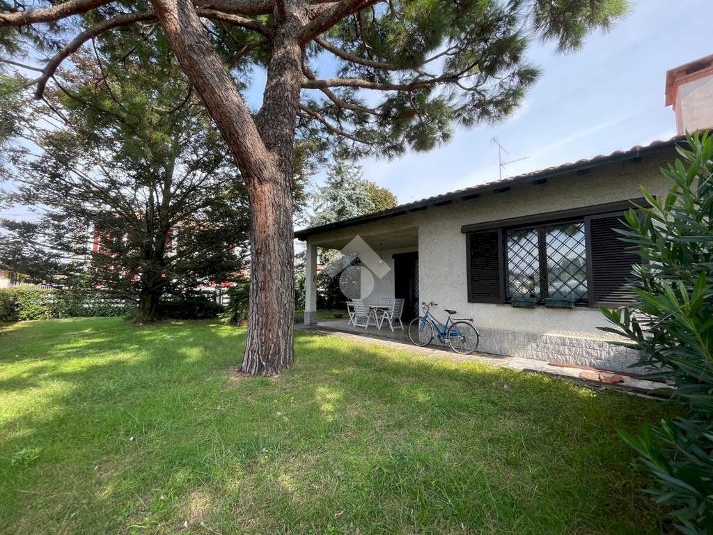 Villa Via Monte Grappa, Arconate - photo 1