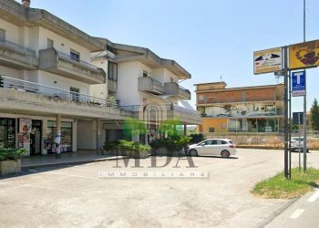 Foto 1 - Locale Commerciale viale Gran Sasso, Corropoli - foto 1