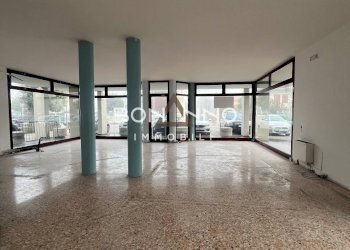 Foto 1 - Locale Commerciale Via Verdi
32, Loreggia - foto 1