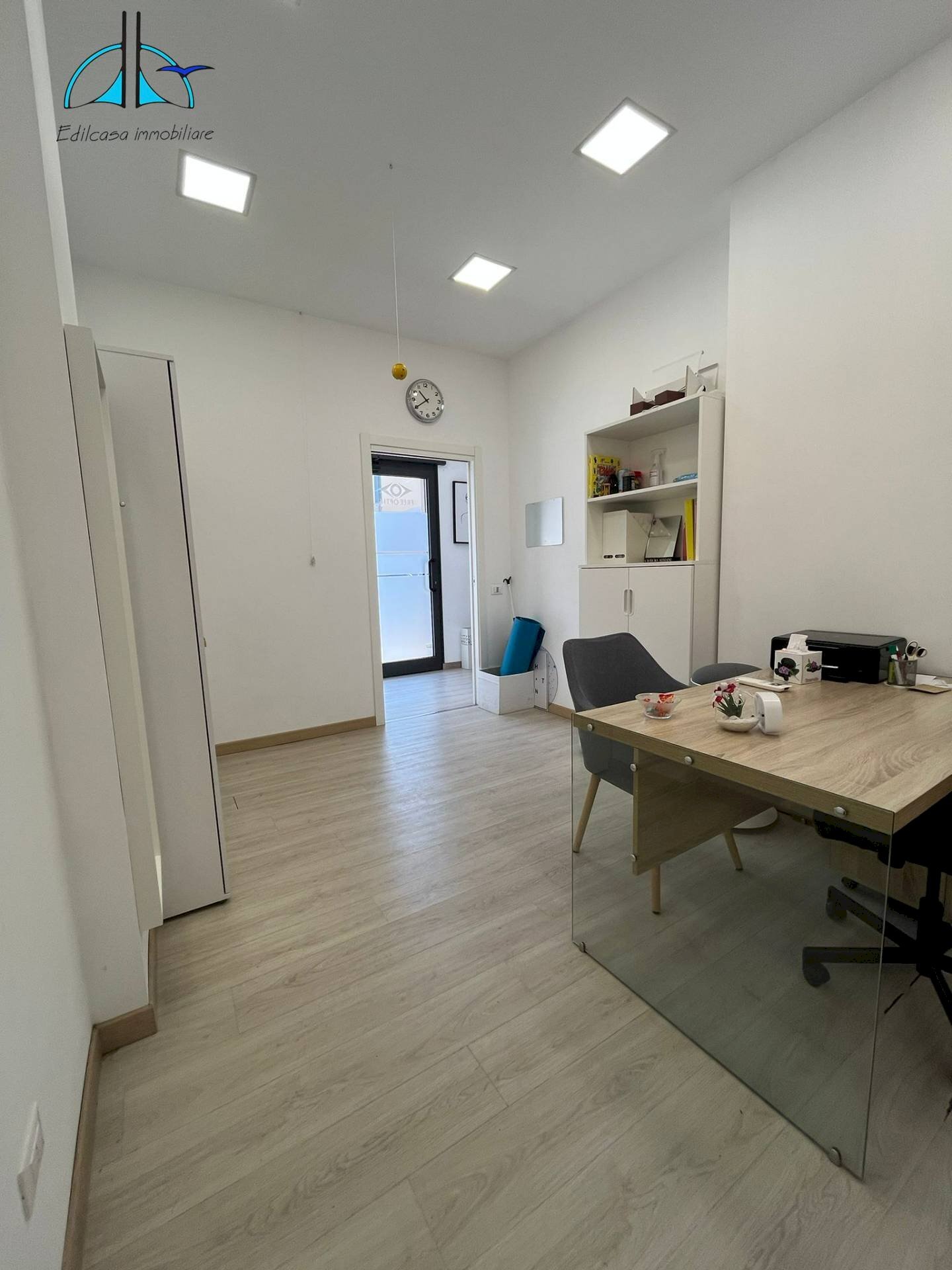 Foto 2 - Commercial Premises via xxiv maggio
 
29, Fara in Sabina - photo 2