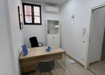 Foto 5 - Commercial Premises via xxiv maggio
 
29, Fara in Sabina - photo 5