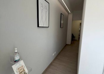 Foto 6 - Commercial Premises via xxiv maggio
 
29, Fara in Sabina - photo 6