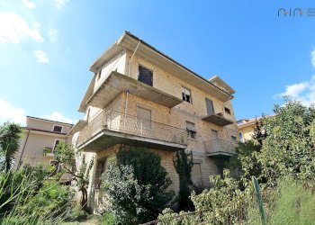 Foto 2 - Stable - Palace Via Crivellucci, Monsampolo del Tronto - photo 2