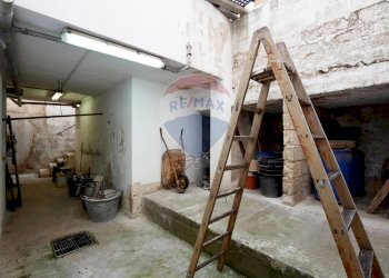 Scale - Independent house Via Duomo
 
15, Bari - photo 13