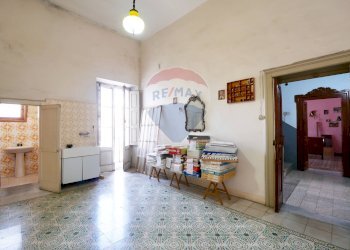 Sala da pranzo - Independent house Via Duomo
 
15, Bari - photo 21