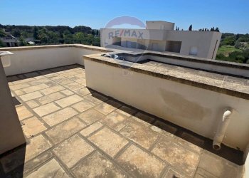 Terrazza - Villa a Schiera via tufi vecchi
 
15, Arnesano - foto 7