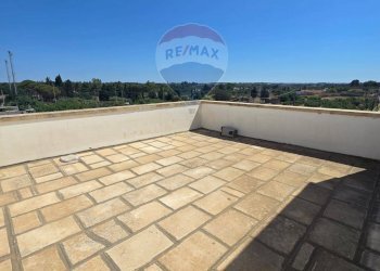 Terrazza - Villa a Schiera via tufi vecchi
 
15, Arnesano - foto 9