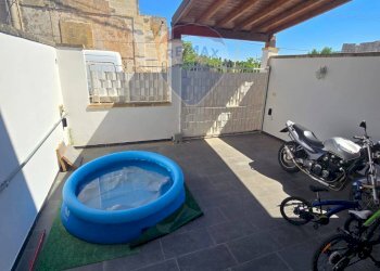 Piscina - Villa a Schiera via tufi vecchi
 
15, Arnesano - foto 19