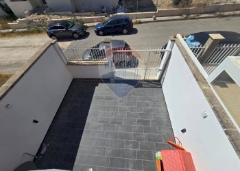 Terrazza - Villa a Schiera via tufi vecchi
 
15, Arnesano - foto 33