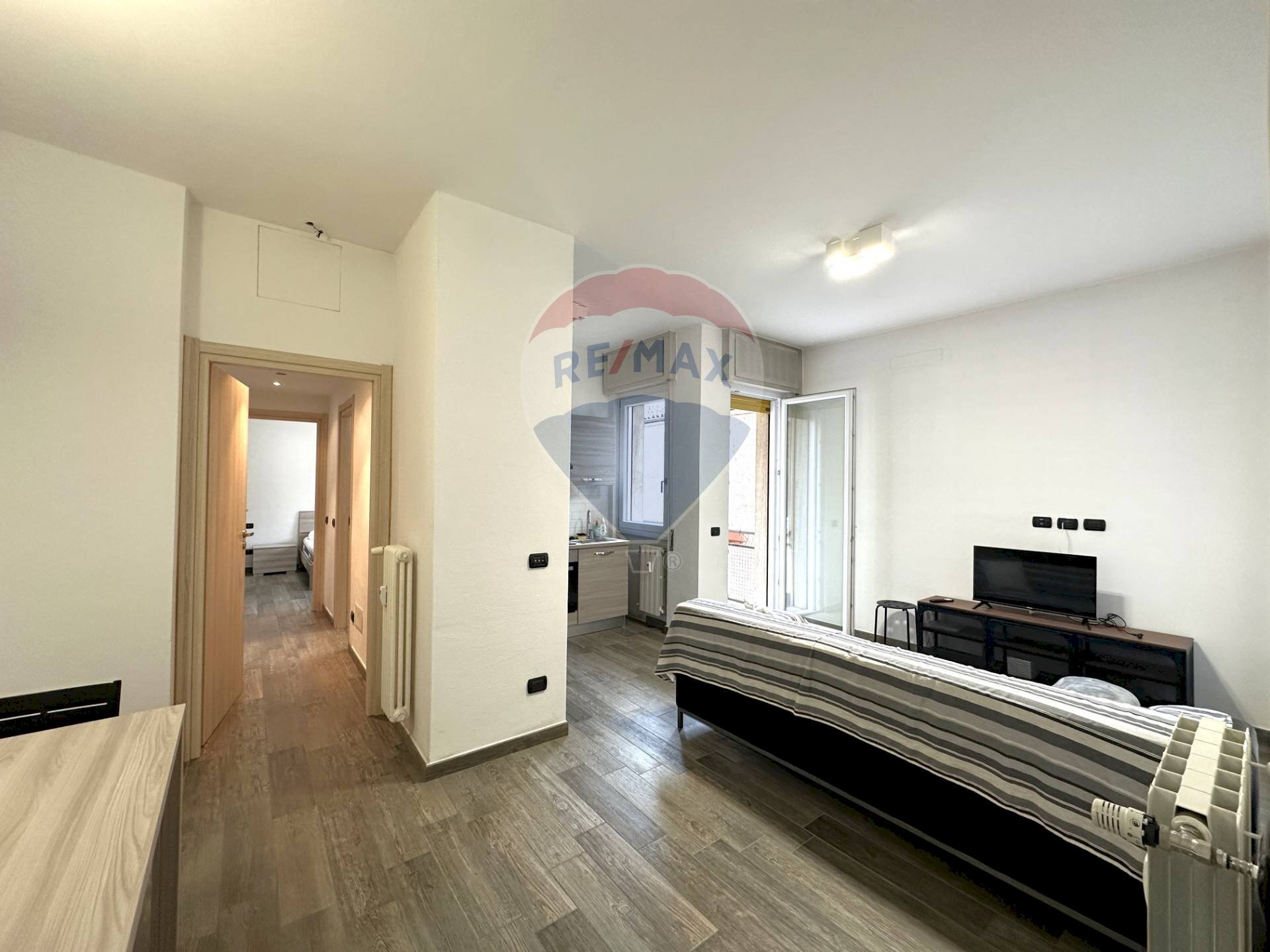 Soggiorno - Two-room apartment via Medaglie D'oro
 
31, Varese - photo 2