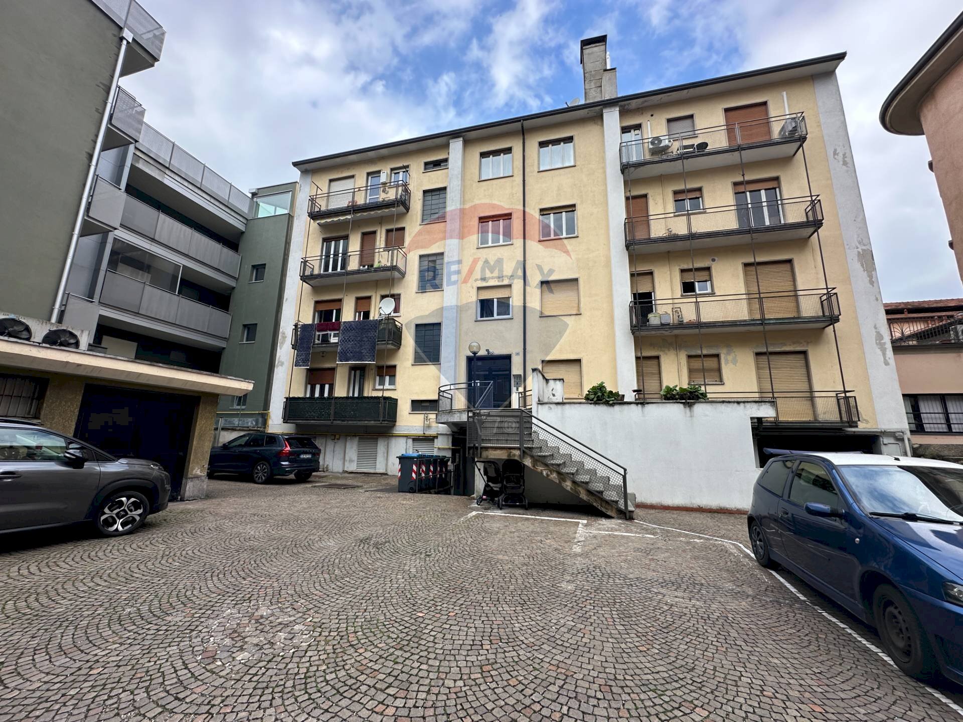 Palazzina - Two-room apartment via Medaglie D'oro
 
31, Varese - photo 1