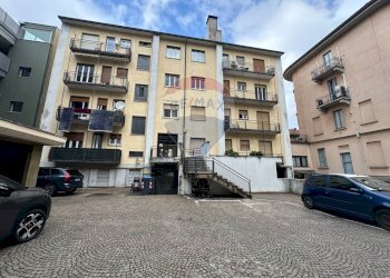 Palazzina - Bilocale via Medaglie D'oro
 
31, Varese - foto 10