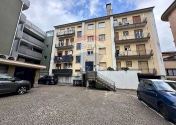 Palazzina - Bilocale via Medaglie D'oro
 
31, Varese - foto 11