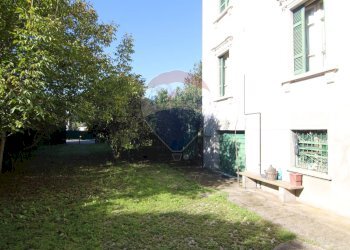 Giardino - Villa via mazzini
 
16, Sangiano - foto 37