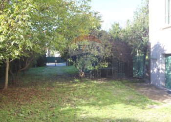 Giardino - Villa via mazzini
 
16, Sangiano - foto 38