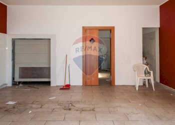 Stanza vuota - Locale Commerciale via Carico
 
84, Acireale - foto 2