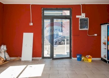 Stanza vuota - Locale Commerciale via Carico
 
84, Acireale - foto 3