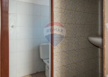 Bagno - Locale Commerciale via Carico
 
84, Acireale - foto 6