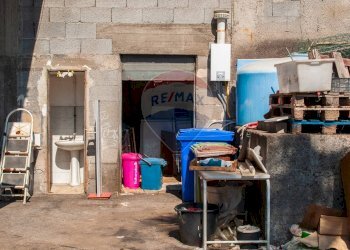 Dispensa di stoccaggio - Locale Commerciale via Carico
 
84, Acireale - foto 10