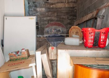 Dettagli - Locale Commerciale via Carico
 
84, Acireale - foto 11