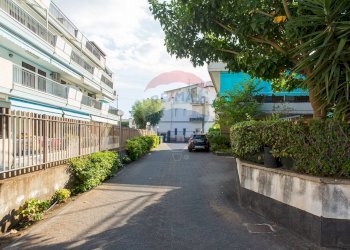 Edificio all\'aperto - Trilocale Via Pietralonga
 
44, Mascali - foto 6