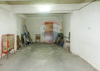 Parcheggio - Trilocale Via Pietralonga
 
44, Mascali - foto 8