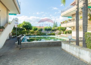 Piscina - Trilocale Via Pietralonga
 
44, Mascali - foto 10