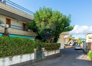 Edificio all\'aperto - Trilocale Via Pietralonga
 
44, Mascali - foto 14