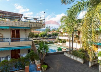 Edificio all\'aperto - Trilocale Via Pietralonga
 
44, Mascali - foto 16