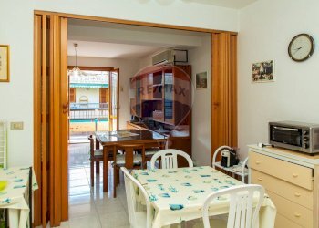 Sala da pranzo - Trilocale Via Pietralonga
 
44, Mascali - foto 22