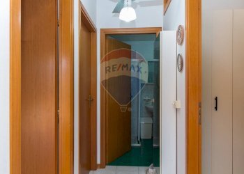 Hall / corridoio - Trilocale Via Pietralonga
 
44, Mascali - foto 28