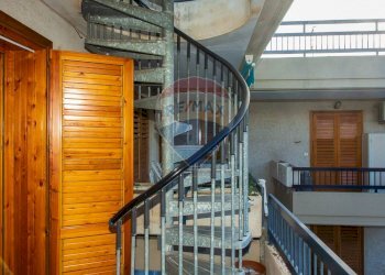 Scale - Trilocale Via Pietralonga
 
44, Mascali - foto 37