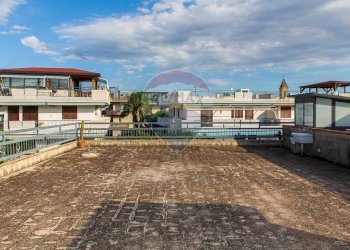 Edificio all\'aperto - Trilocale Via Pietralonga
 
44, Mascali - foto 38