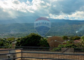 Vista delle montagne - Trilocale Via Pietralonga
 
44, Mascali - foto 43