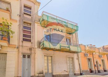 Edificio all\'aperto - Casa indipendente VIA CARLO ALBERTO
 
87/89 p.T-1, Giarre - foto 2