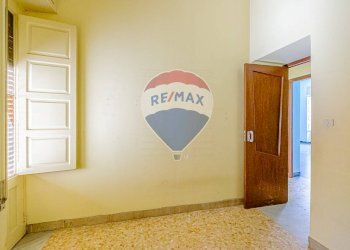 Stanza vuota - Casa indipendente VIA CARLO ALBERTO
 
87/89 p.T-1, Giarre - foto 12