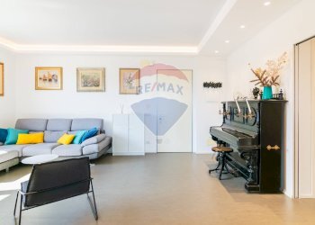 Soggiorno - Quadrilocale Via Nazionale
 
32, Aci Castello - foto 4