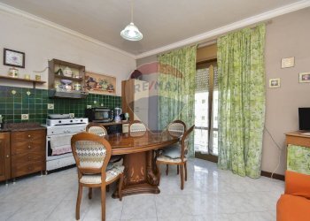 Sala da pranzo - Appartamento Via Cavalieri di Vittorio Veneto
 
2, Gravina di Catania - foto 24