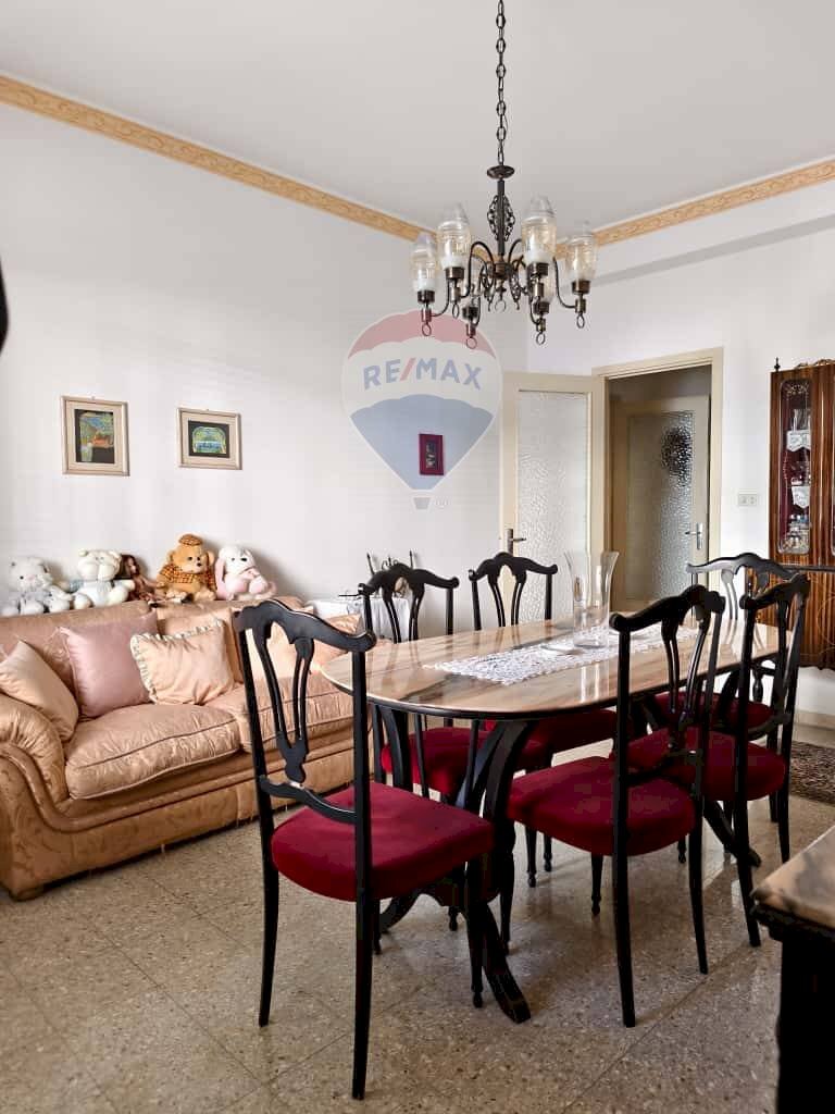 Sala da pranzo - Trilocale largo paolo amico
 
6, Acireale - foto 1