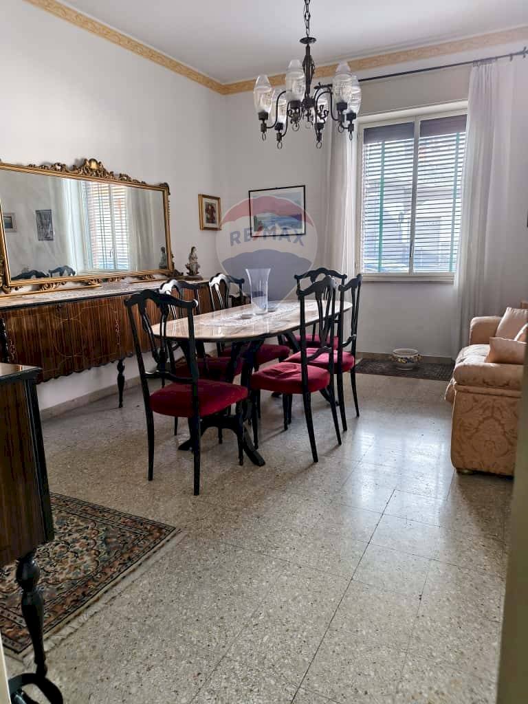 Sala da pranzo - Trilocale largo paolo amico
 
6, Acireale - foto 2