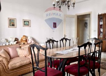 Sala da pranzo - Trilocale largo paolo amico
 
6, Acireale - foto 1