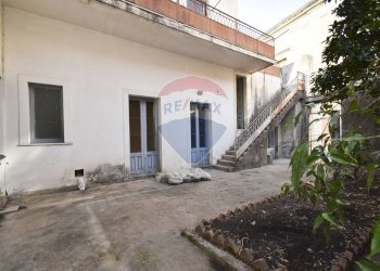 Casa all\'aperto - Casa semi indipendente VIA CARLO ALBERTO
 
87/89 p.T, Giarre - foto 1