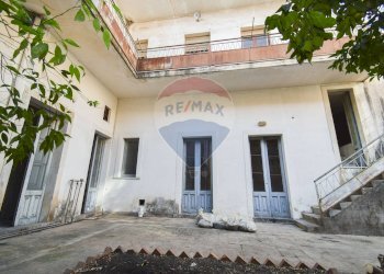 Edificio all\'aperto - Casa semi indipendente VIA CARLO ALBERTO
 
87/89 p.T, Giarre - foto 24