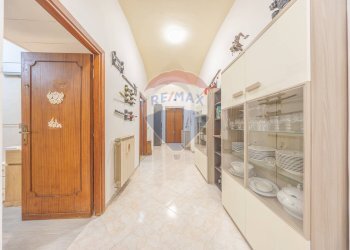 Hall / corridoio - Trilocale Via Principe Amedeo
 
307, Roma - foto 1