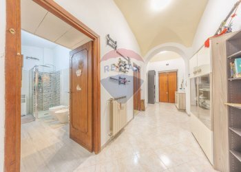 Hall / corridoio - Trilocale Via Principe Amedeo
 
307, Roma - foto 2