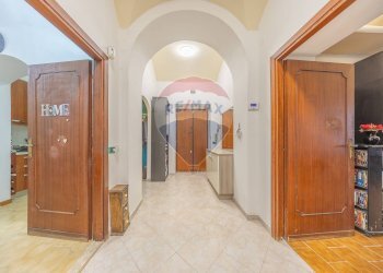 Hall / corridoio - Trilocale Via Principe Amedeo
 
307, Roma - foto 3